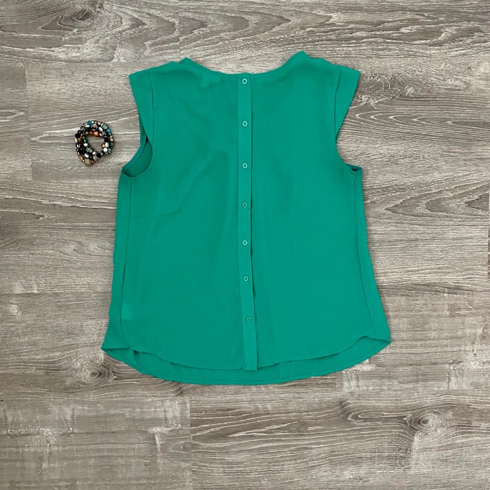 *SOLD* Woman’s Shirt - Picture 5 of 8